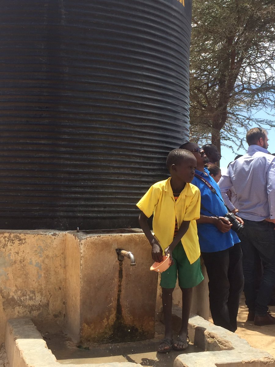 pdigss's tweet photo. School feeding in drought affected Turkana!! https://t.co/vBeeIbyM2V