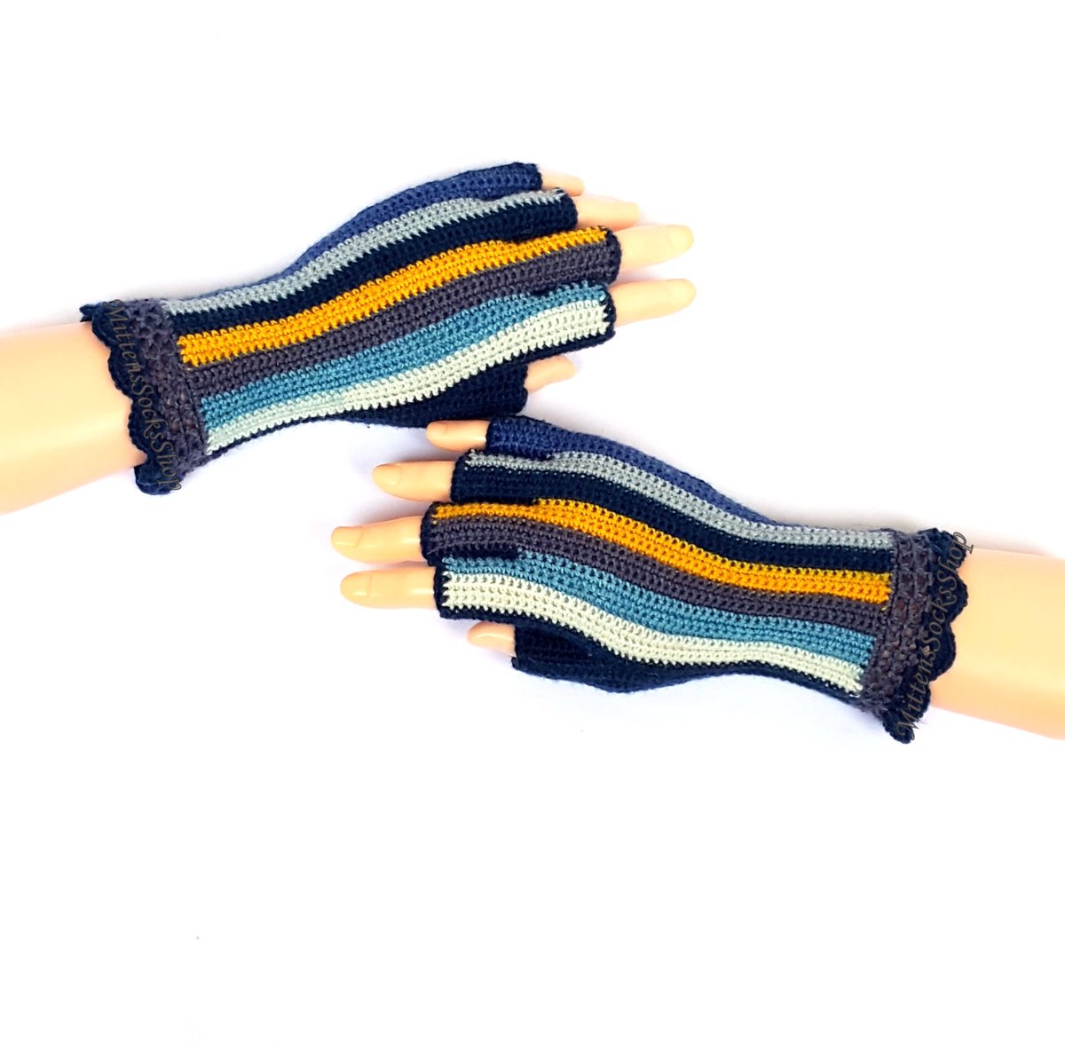 mittenssocks's tweet photo. https://t.co/0xVYsdv3TM #mittenssocksshop #etsyshop #Fingerlessgloves #handwarmers #armwarmers #crochet #wristwarmers #handmade #halffinger https://t.co/L4a2vQu04x