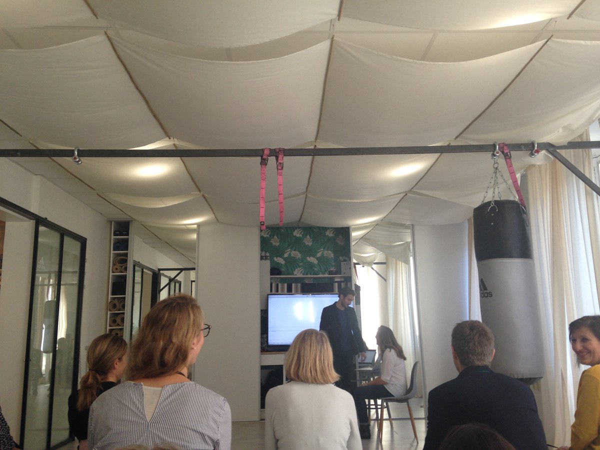 antoineamgr's tweet photo. #MeetingTours InCapsule by Ifop sur le thème de l'#Hybride Innovation ce matin #ChezSimone @InCapsulebyIfop @IfopLuxury https://t.co/bPJE0xBhxc