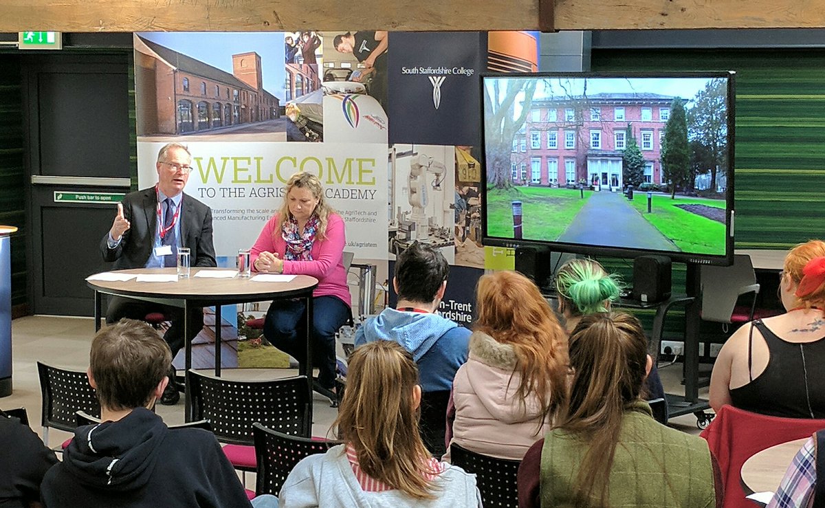 Great to welcome <a href="/JeremyLefroy/">Jeremy Lefroy</a> MP to <a href="/southstaffs/">South Staffordshire College</a> #rodbaston today fielding challenging questions in a superb debate 🙂