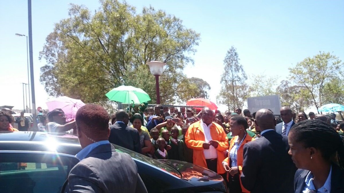 wo_fire's tweet photo. DPPresident Cyril Ramaphosa arrives at Thaba Nchu Civic Centre to tour EPWP projects &amp; highlight their contribution 
@environmentza https://t.co/pw1RQvwU75