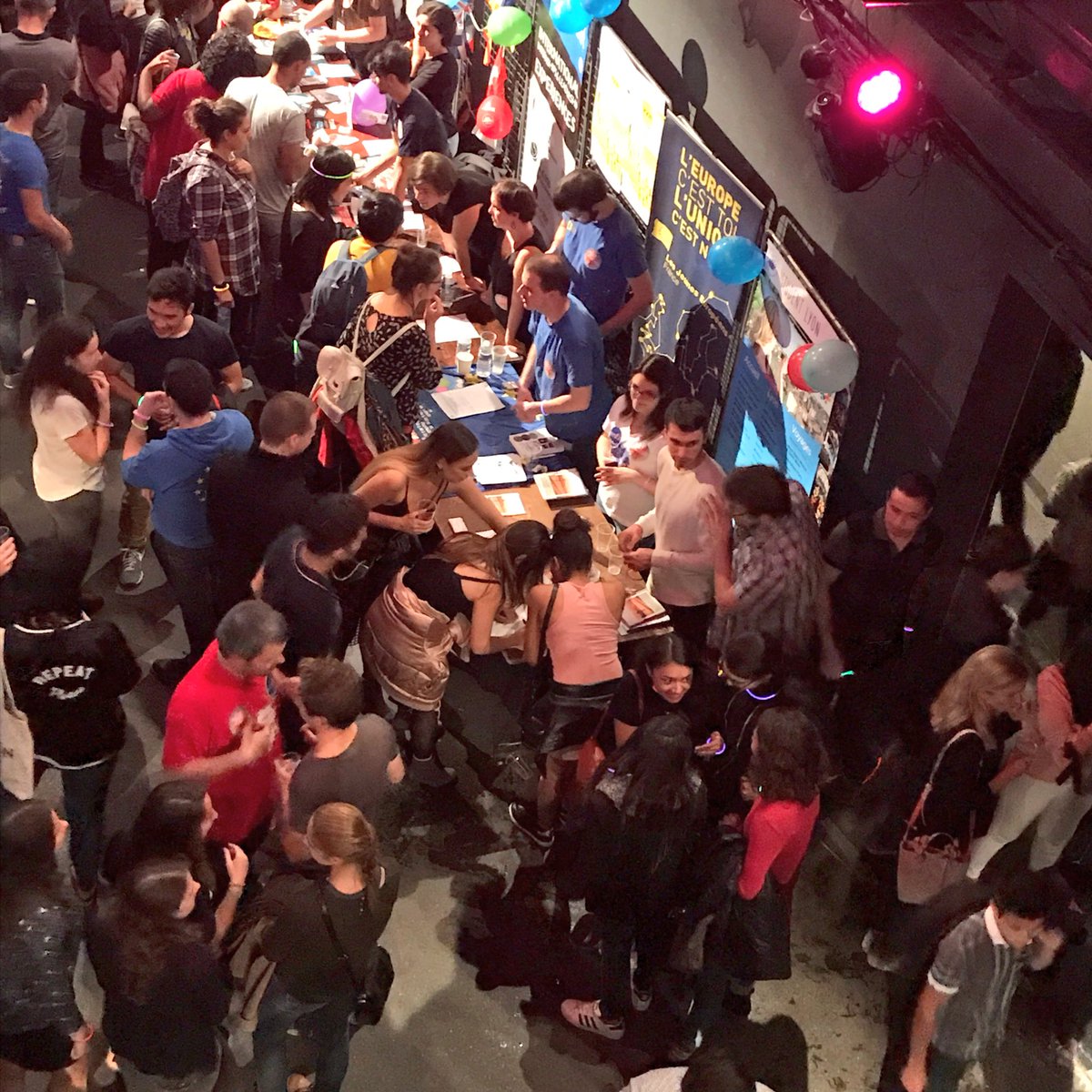 lyonerasmus's tweet photo. Super soirée hier au @letransbordeur ! Suivez nos événements sur notre page Facebook : https://t.co/QhzeHOjjKu #EramusDays #Lyon #IStudent https://t.co/TCuYQRJXfa
