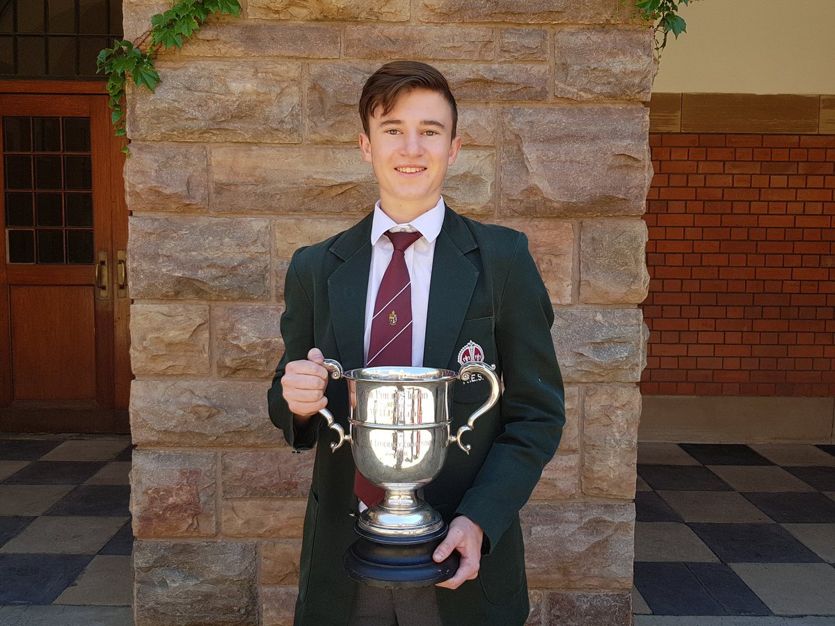 KingEdVIISchool's tweet photo. #2017Overall #HouseWinner @KingEdVIISchool Congrats Hill House.Capt TerenceClarkson with House Trophy @nlgonthego1 @WalterBainVenn @PVR_87 https://t.co/s71WowHzOr