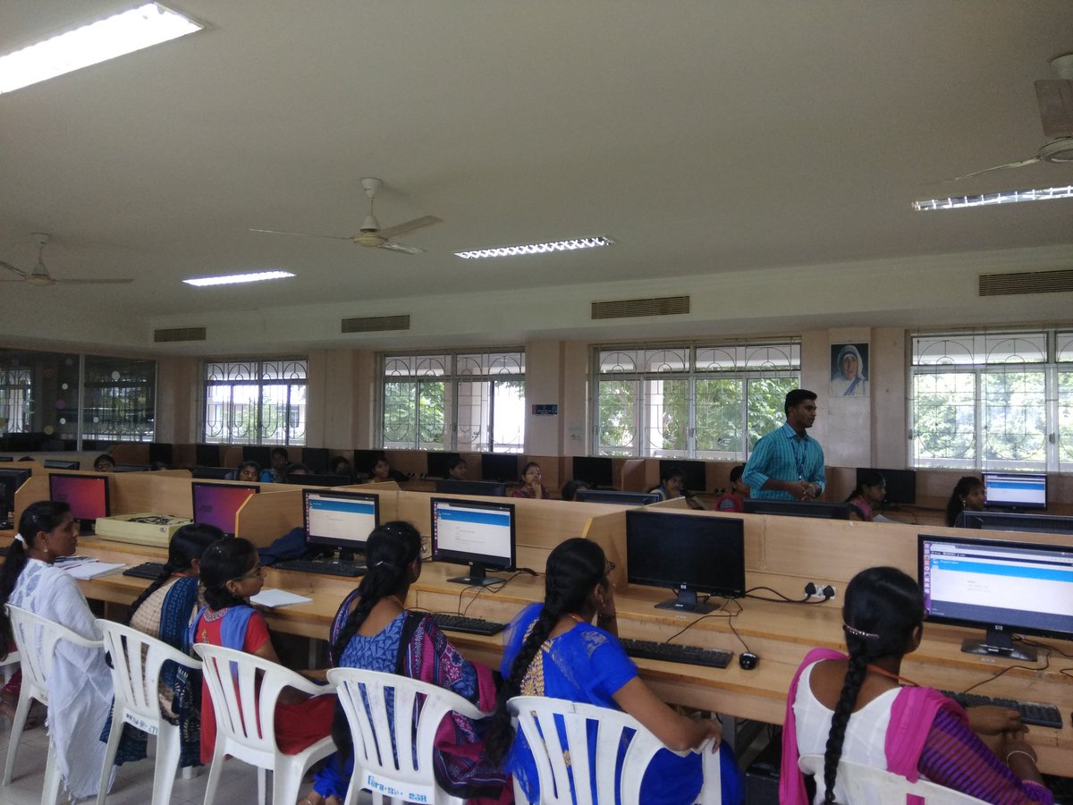 senthilmohith's tweet photo. @InnopplIndia #drupal8 #drupal #DrupalCAP Hands on workshop at Vivekananda College of Engineering for Women by @senthilmohith @ArunKumarsks https://t.co/Y12OnWG8k5