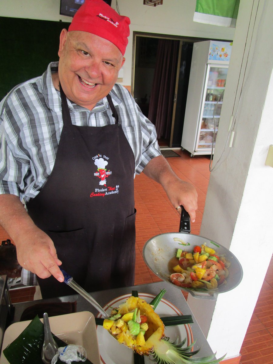 Thai_Food_Chef's tweet photo. Our 1 week advanced cooking class
#thaifood #certification #thailand #phuket #phuketthaicookingacademy #training #professional https://t.co/B196OAu0Do
