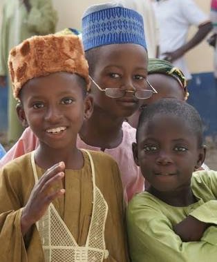 hausapedia's tweet photo. Hausas in the South

To many tribes in the South, if you are from the North, you are a Hausa.

That means Hausa is absorbing other tribes? https://t.co/vVRV40Gtyh