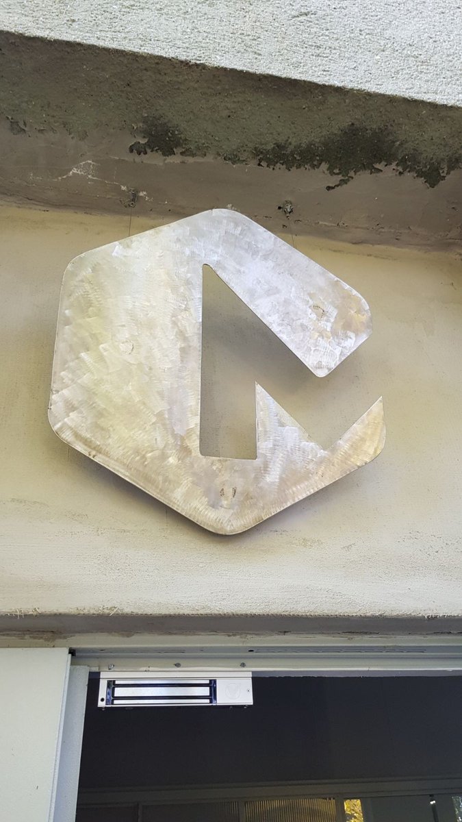 B_Transilvania's tweet photo. #BTVisualStorytelling | Inaugurarea MATER, biblioteca de materiale &amp; (re)surse de inspriatie pentru creativi, @nodmakerspace #BTproudpartner https://t.co/YskZldnuRZ