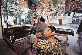 Within the bounds of Pakistan’s shrines lays a dark secret -that of Shah Dolay's rat children.Follow us for more updates. 
PC:Thomas L.Kelly