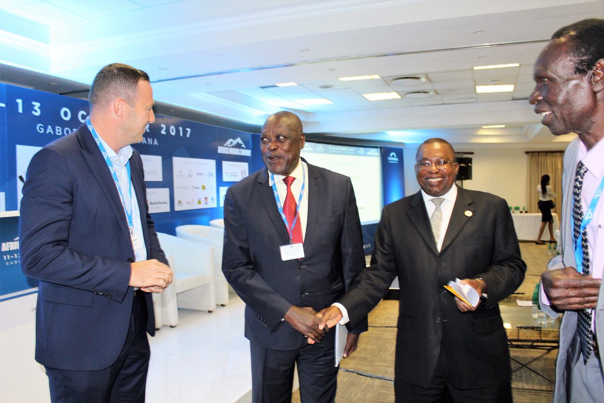 AU_ETTIM's tweet photo. At #AMS17 Charity Golf Day, Amb. Muchanga personally donated 500USD to support & protect the Mpule Kwelagobe Children's Centre in #Gaborone. https://t.co/JKg9YOL6rX