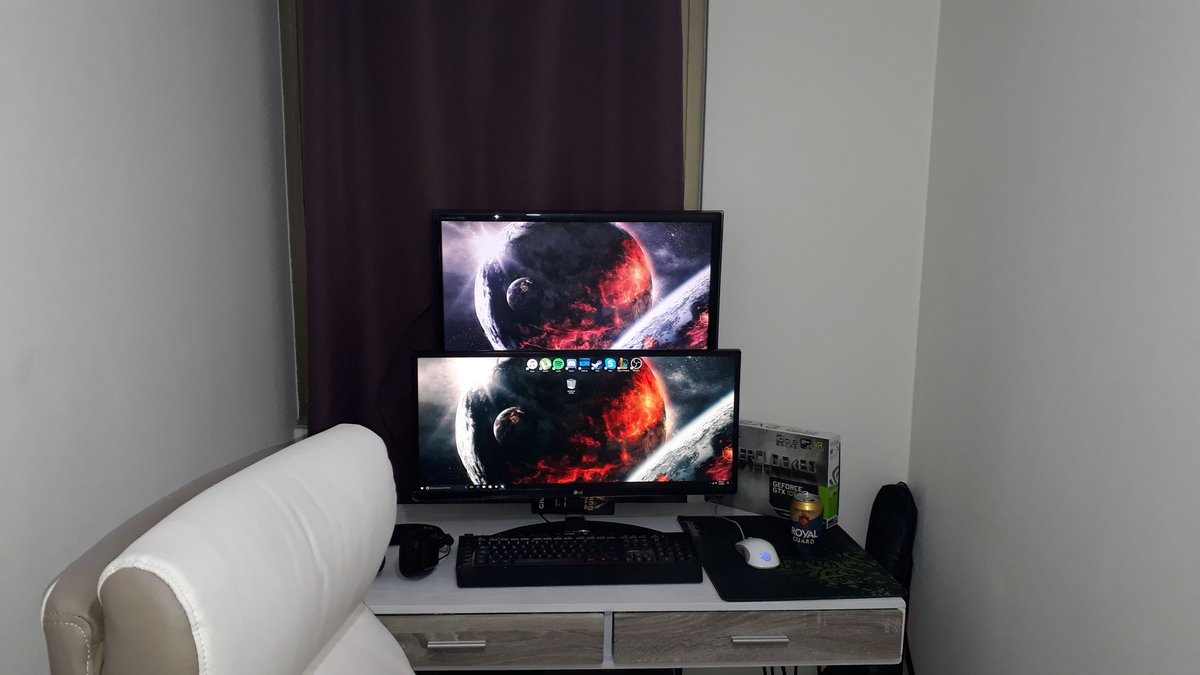 holydoritoz's tweet photo. #oldsetup ๐ฃ๐ฃโ few changes on the key & mouse. @TwitchEsports @pcgamer https://t.co/hA17FRCBIH