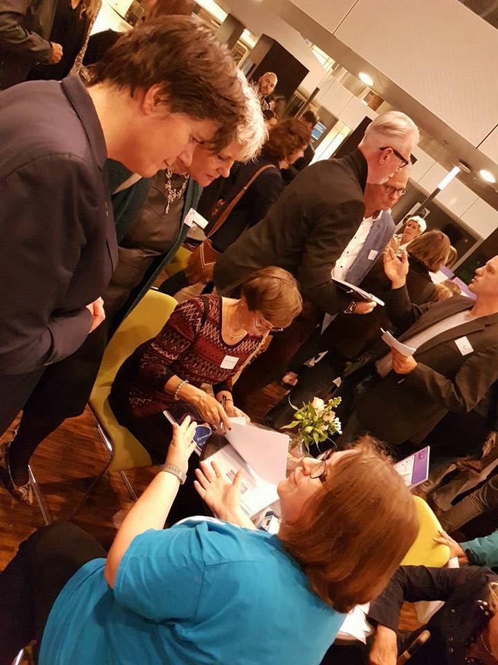 bram_lelystad's tweet photo. BRAM-moeders op motiemarkt op het gemeentehuis https://t.co/qvvGxw59Uu https://t.co/F4VDAM6iUm