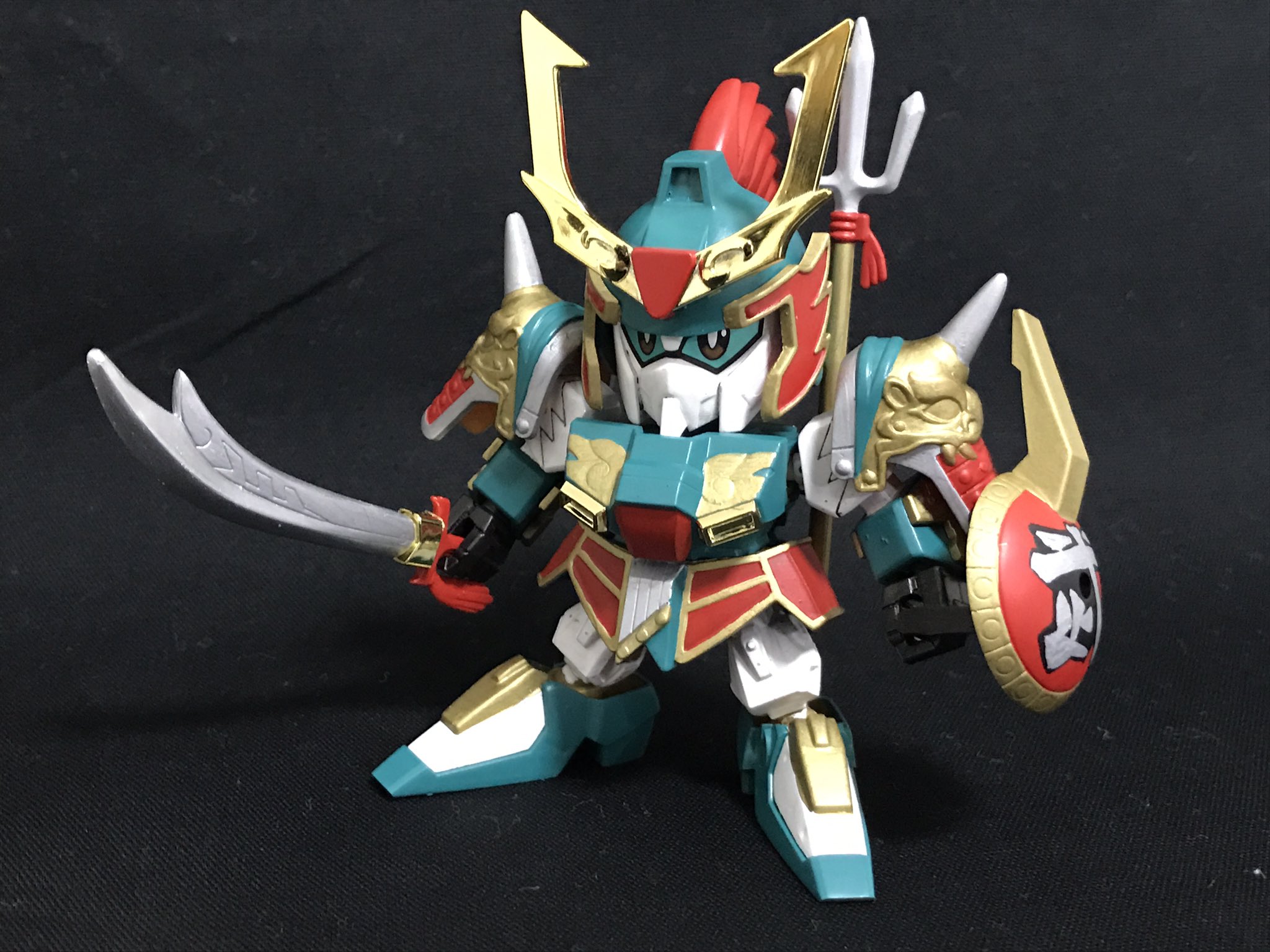 ジム 武神頑駄無完成しました 三国伝張飛ガンダムとのニコイチです もともと影舞乱夢 武者世界での中国 出身の武者だけあって三国伝キットとの相性はバッチリでした 武者 伝では神奈川県在住 中華街で料理人をやっている 料理の腕を磨くため中国へ