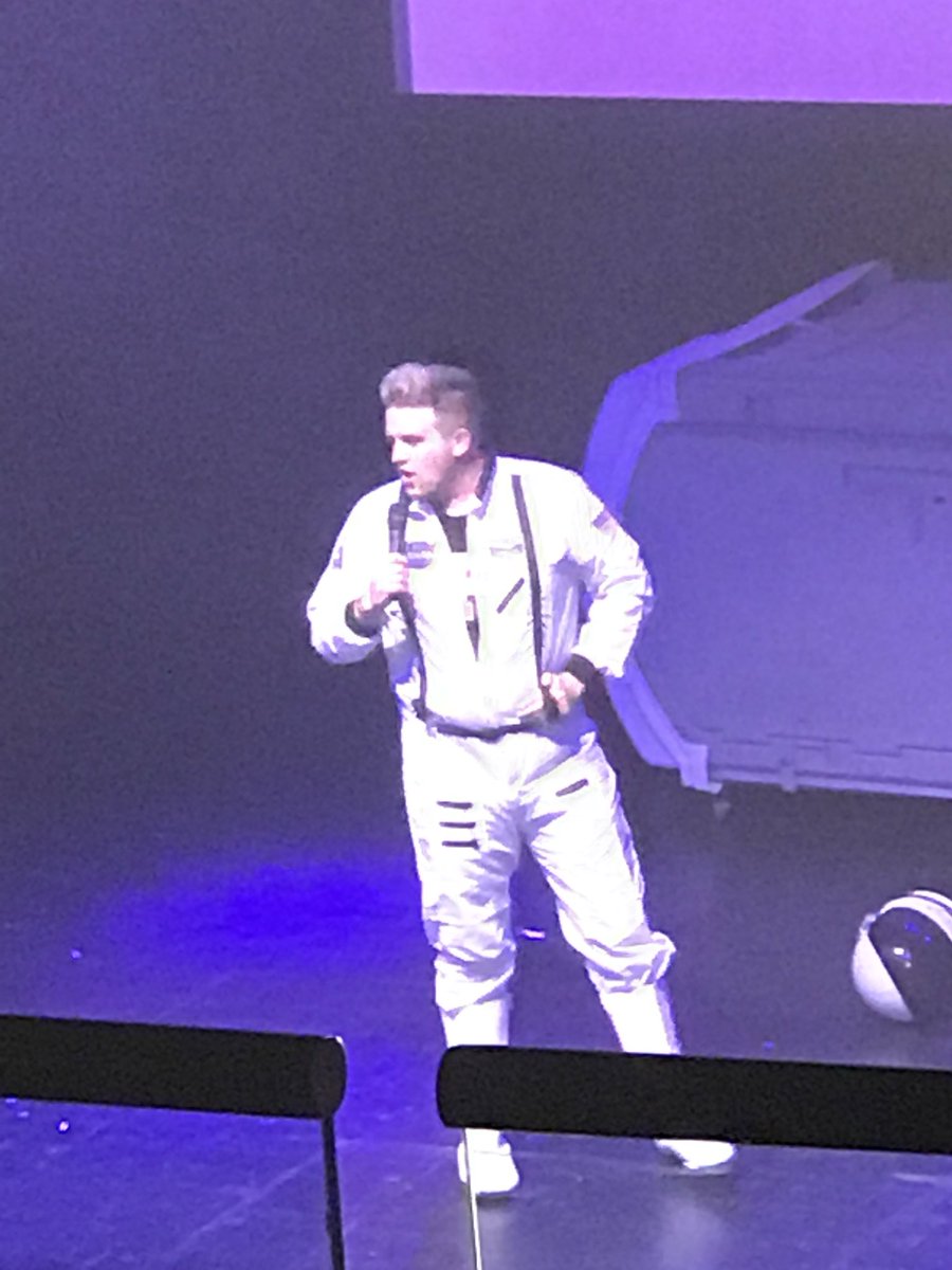 cardiss95's tweet photo. @benphillips  you was amazing last night at the 02 https://t.co/zd6InaN74g
