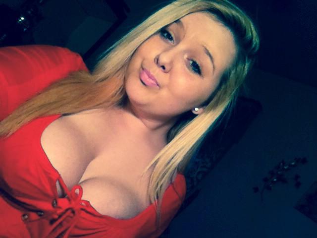 ThickBootyBBW's tweet photo. Can you boys get 50 retweets in 30 minutes for a nude of me! 😈 https://t.co/jP34oVLyXl