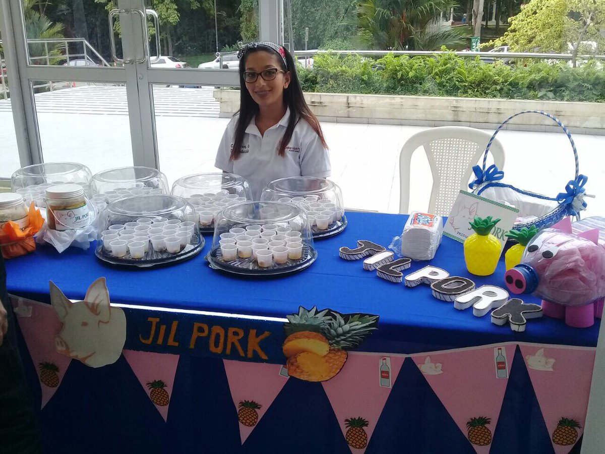 utppanama's tweet photo. Leches saborizadas, cholate blanco, café, chorizos de carne y cerdo, conservas, quesos, productos de soya y de yuca, etc. #expoalimentos https://t.co/fDGLxjKCk1