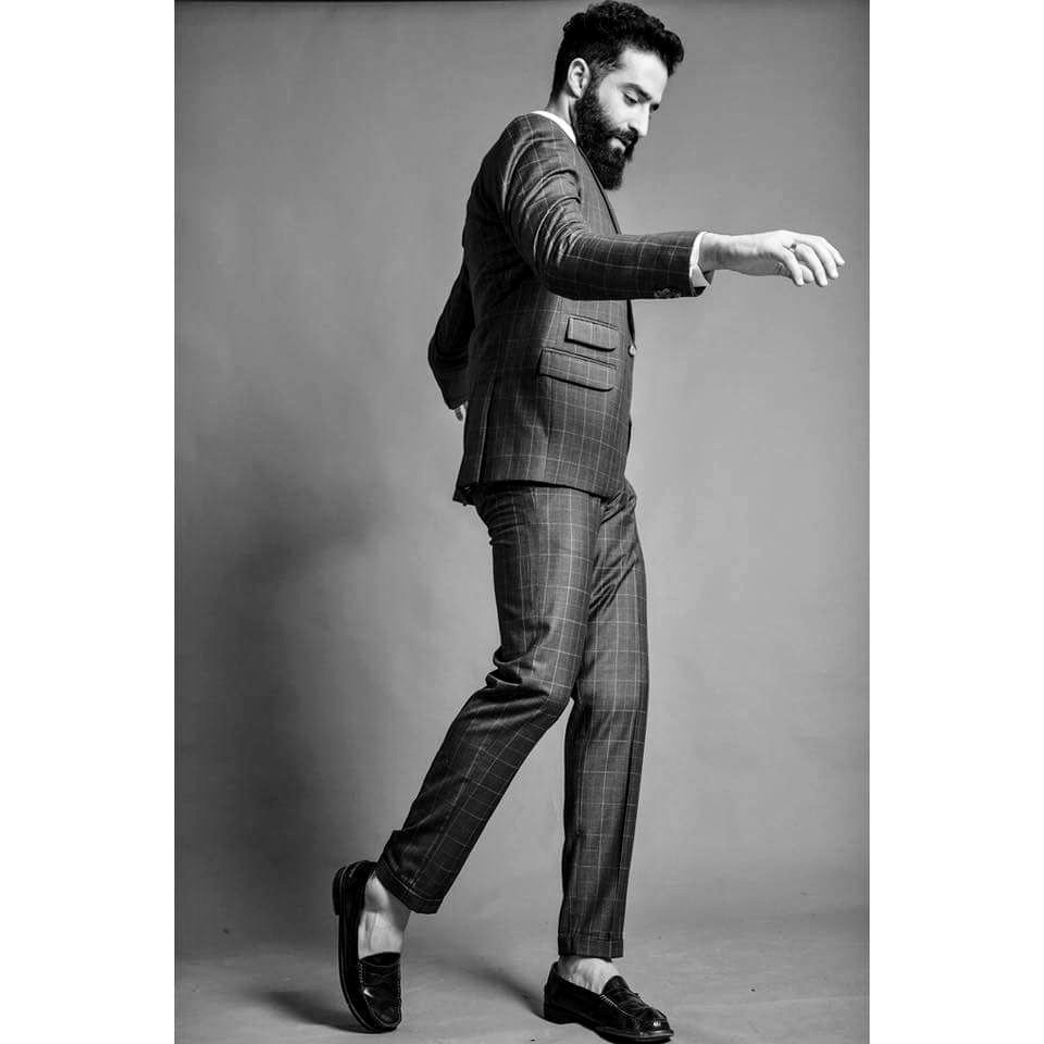 MR BUTTON tweet media