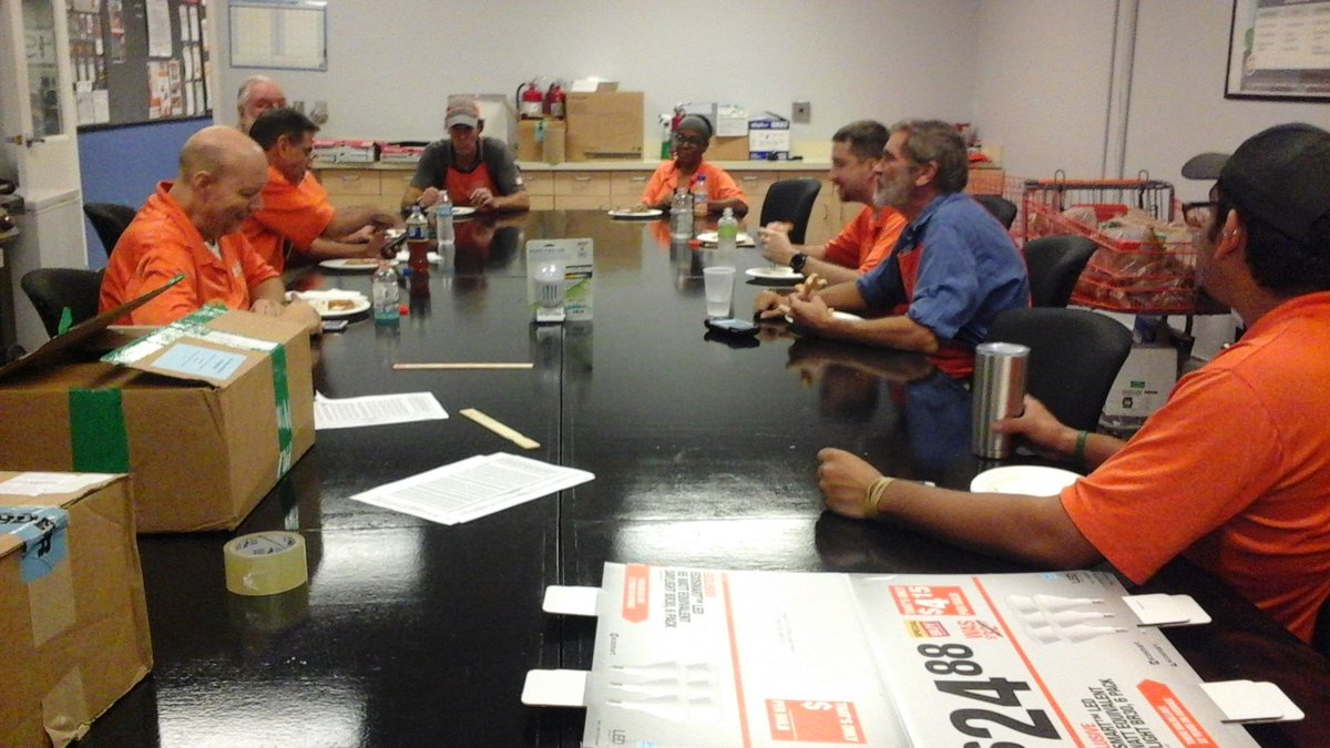 Pizza time after the holiday reset at store 6349. Great reset MET team andstore associates.