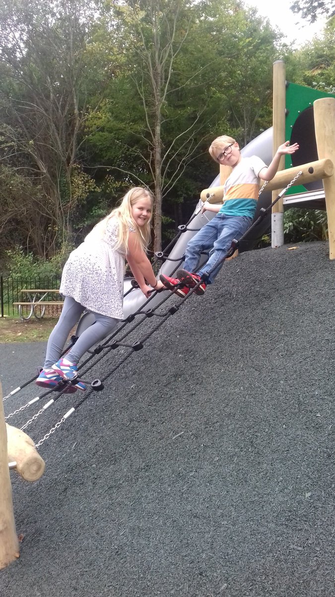 MoleValleyDC's tweet photo. It's open!?! Excited faces at the newly refurbished Forty Foot playground in #Leatherhead 😀 https://t.co/4DnKJijNKT https://t.co/792uqTht4D