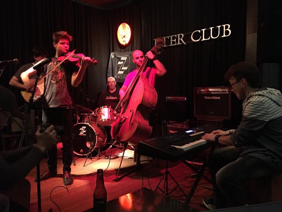 2V_Kyiv's tweet photo. 「ジャム・デ・ジャズ」に参加しました。
#jamdejazz #ジャムデジャズ #ブエノスアイレス #アルゼンチン #バイオリニスト #ソリスト #ウクライナ #キエフ #twoviolins #トゥーバイオリンズ https://t.co/ZLWurtlHNE