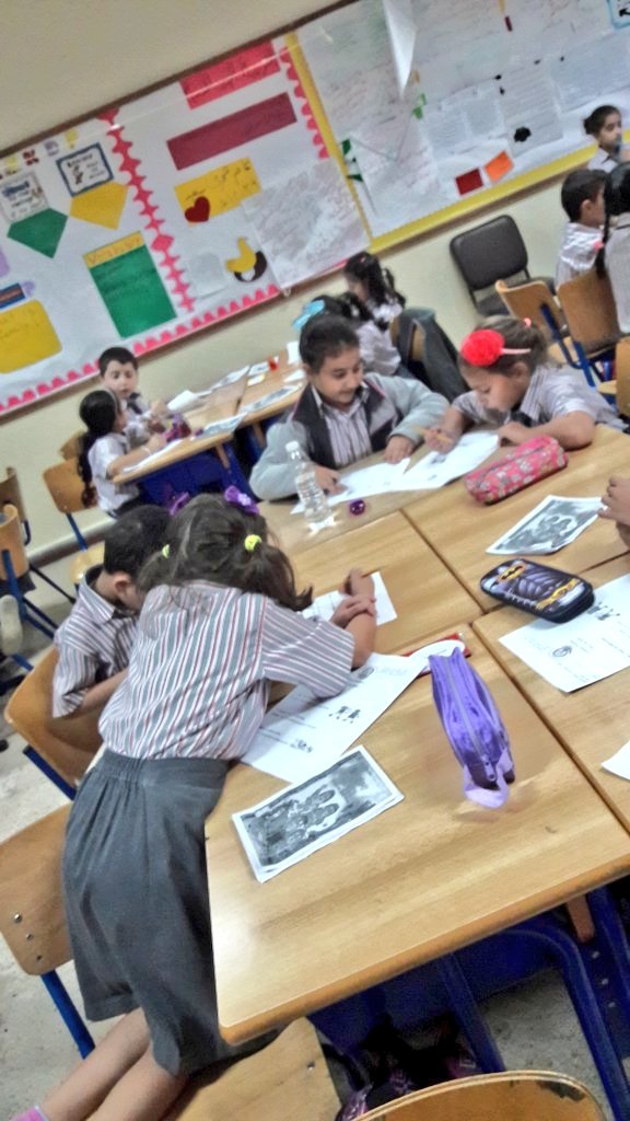 samah_hosna's tweet photo. Grade 2BL discussing #vocabulary words in pairs .
#pair_work
#pen_to_paper
@MakAishaSchool https://t.co/h3mFNgBXNM