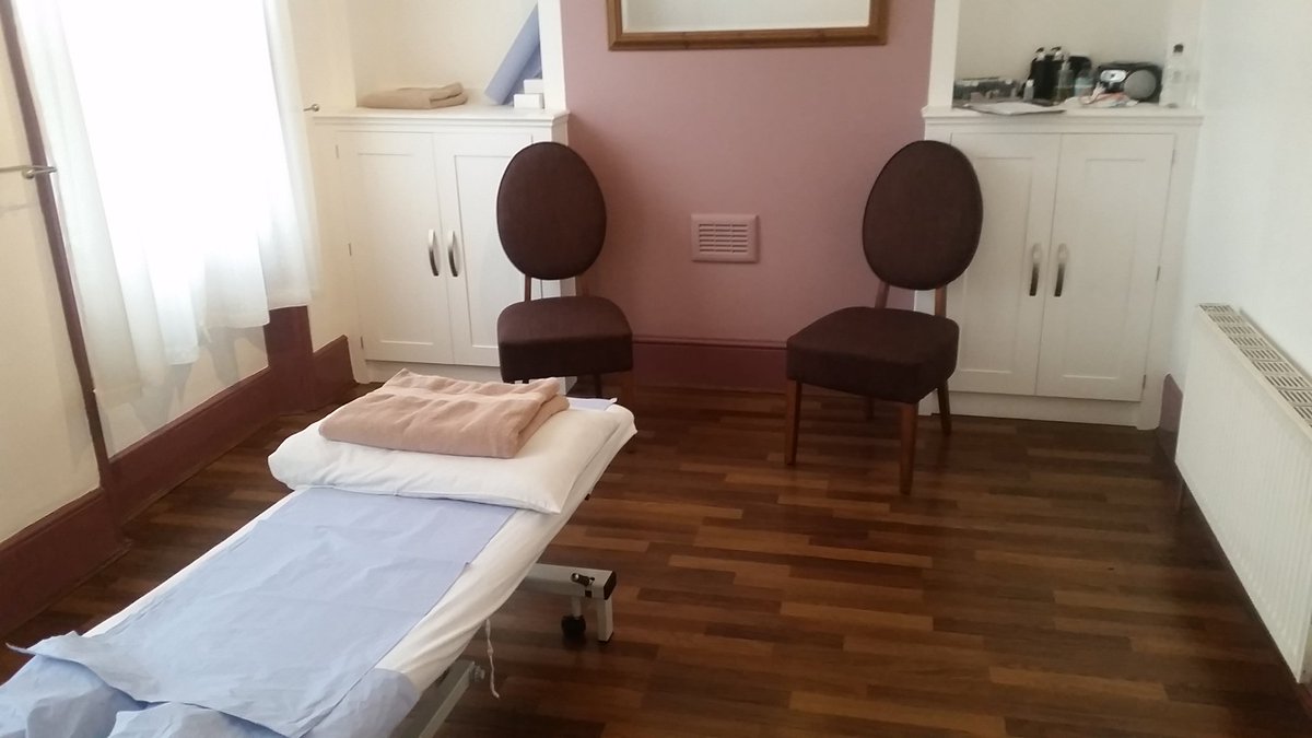 inessencewell's tweet photo. My #zenden @TheValePractice where I spend my #Thursdayevening &amp; #Fridayafternoon 
#deeptissuemassage #aromatherapy https://t.co/3QedYwgfRq