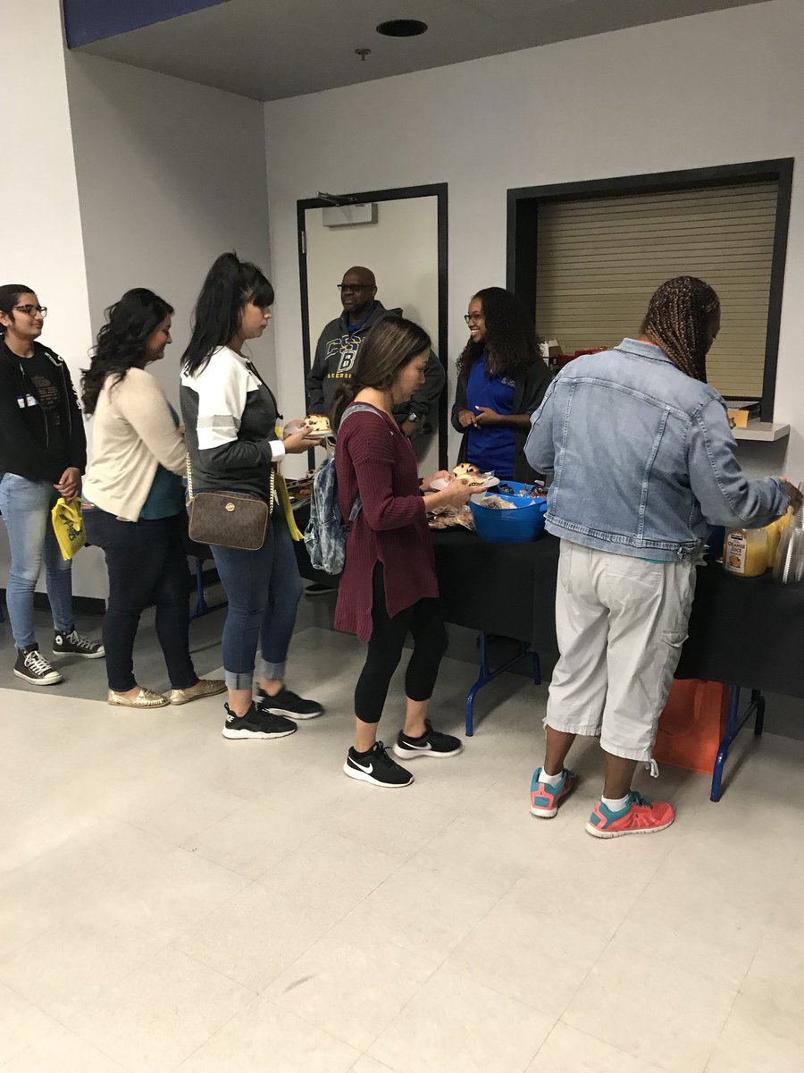 csubtransfer's tweet photo. Discover CSUB is underway. #DiscoverCSUB #CSUB #Transfer2CSUB https://t.co/AYZ9nXtP1w