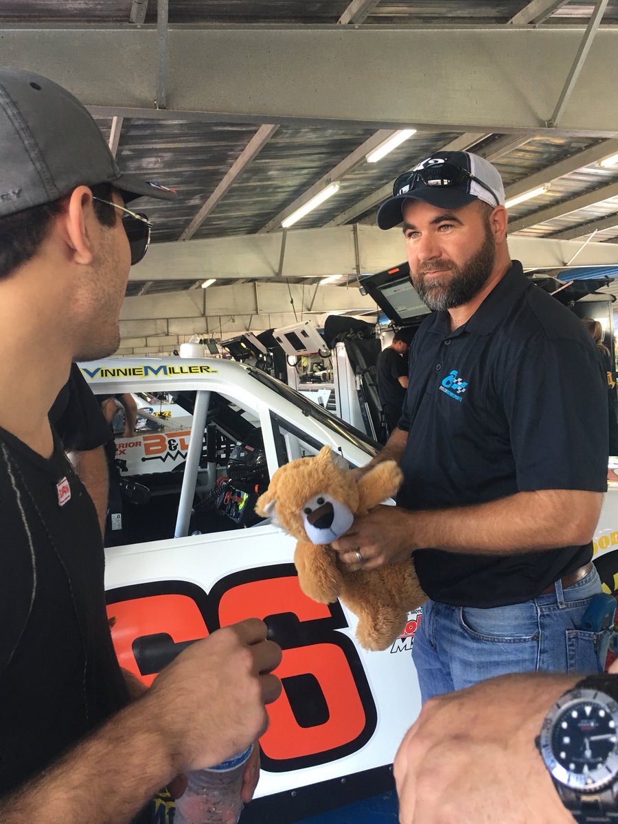 VinnieMiller_'s tweet photo. Vinnie meets @LarrytheLion66 before Larry rides around @TalladegaSuperS for @NASCAR_Trucks practice. https://t.co/UX2nwUGOOU