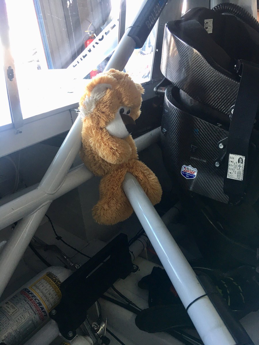 VinnieMiller_'s tweet photo. Vinnie meets @LarrytheLion66 before Larry rides around @TalladegaSuperS for @NASCAR_Trucks practice. https://t.co/UX2nwUGOOU