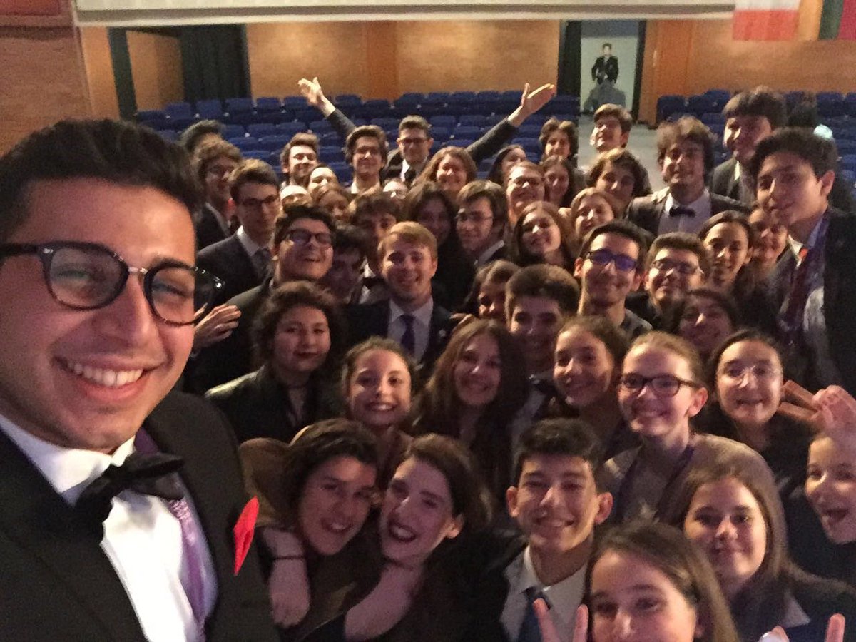 KocJMUN's tweet photo. STOFF and Individual Delegate applications for Koç JMUN 2018 is open, don't forget to apply before October the 25th #CommitmenttoInnovation https://t.co/TqOJzgspUx