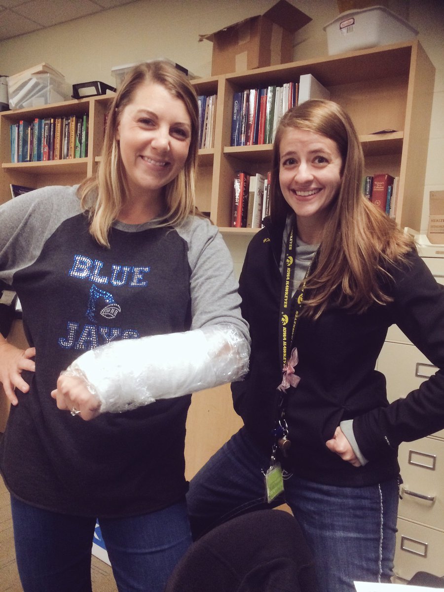 MrsNicoleRempe's tweet photo. Dr. Campbell designed my cast for PLTW #bfuncon17 https://t.co/kQ0v5AZHaY