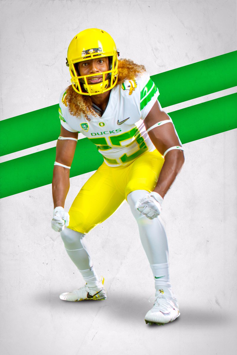 GoDucks's tweet photo. Breaking out the yellow and white. @OregonFootball Week 7 uniform combination. #GoDucks https://t.co/vH9OaSyszh