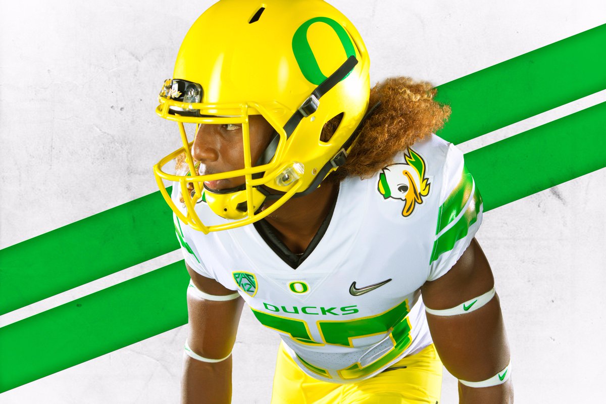 GoDucks's tweet photo. Breaking out the yellow and white. @OregonFootball Week 7 uniform combination. #GoDucks https://t.co/vH9OaSyszh