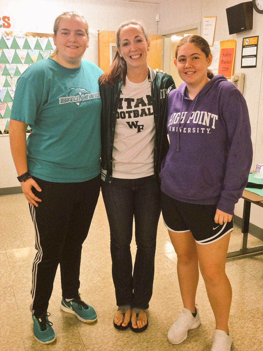 CoachBCH's tweet photo. ❤️ these 2! @EllieUnderdal & @brittany_42_ made my day by stopping by on their fall break! They even brought @ChickfilA 😄 #alwaysTitans https://t.co/0m4qGWew4H