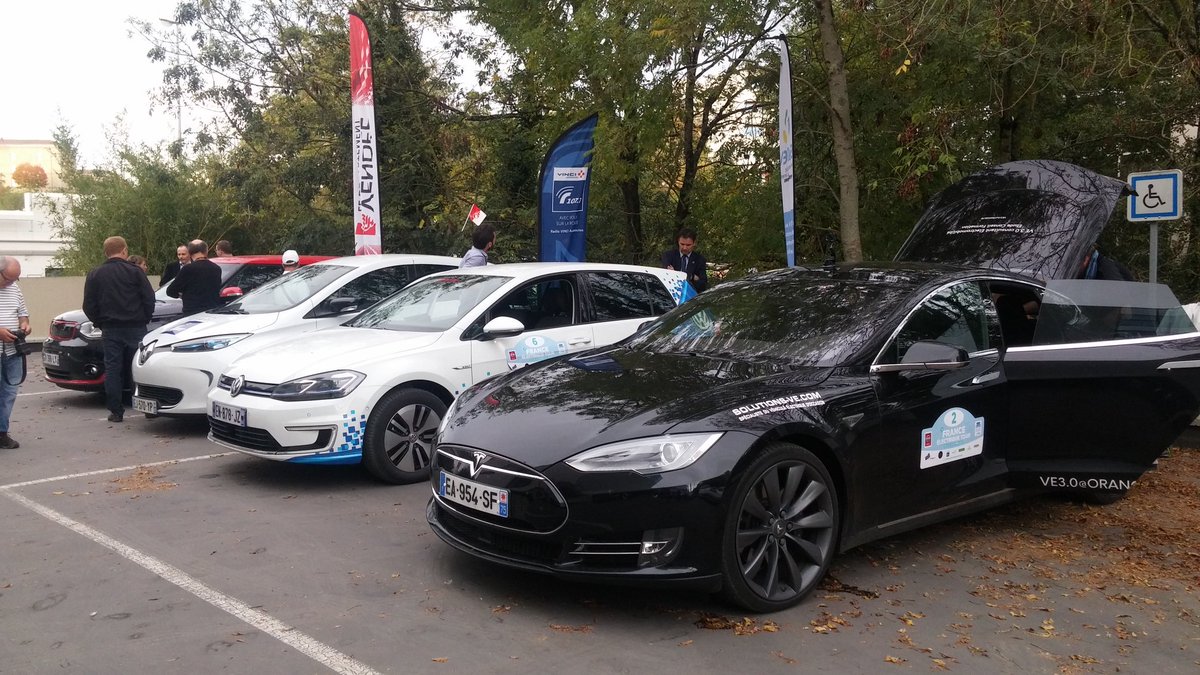 anne_sicard's tweet photo. Arrivée du #FranceElectriqueTour au @SyDEV_85 @LRSY_ville #DeveloppementDurable https://t.co/OnlrKmJKf1