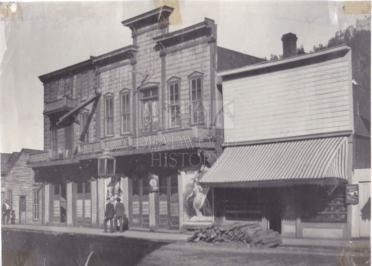 AdamsMuseumHous's tweet photo. The Gem Variety Theater and Dance Hall taken pre-1899.  The saloon and dance hall was owned and operated by Al Swearengen. https://t.co/Ba7Fw5nvTZ