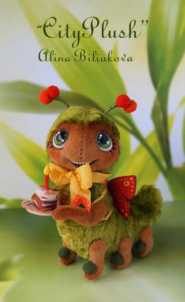 BearPile's tweet photo. Goosenichka Birthday Girl The Caterpillar by Alina Biliakova https://t.co/nlT0nvaRt0 #artistbug #artistteddy #bug https://t.co/tiKawP6uY3