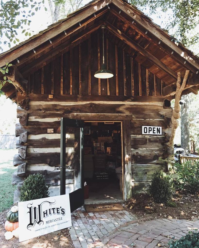 HighBrowTN's tweet photo. POP UP! Come see us at White’s Mercantile’s newest location in Leiper’s Fork, Sat. Oct 14 from 10am-3pm.  Menu: Dr… https://t.co/xIOiWK5ABe https://t.co/HgS0OhwueG
