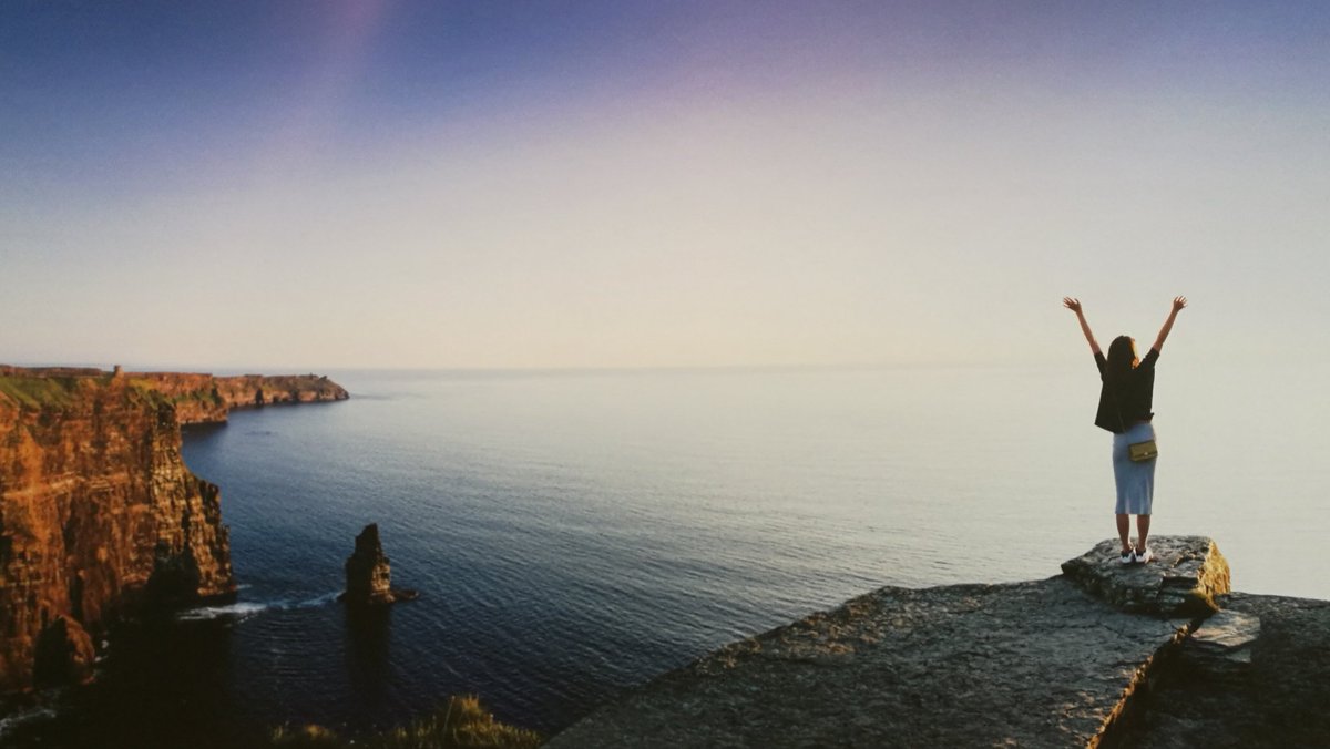 italiaconibimbi's tweet photo. "Il cielo d'Irlanda è un oceano di nuvole e luce...
Ti annega di verde e ti copre di blu." #ttg2017 #TTGAITB #collaborazione #adutei https://t.co/RlRwdF5qbB