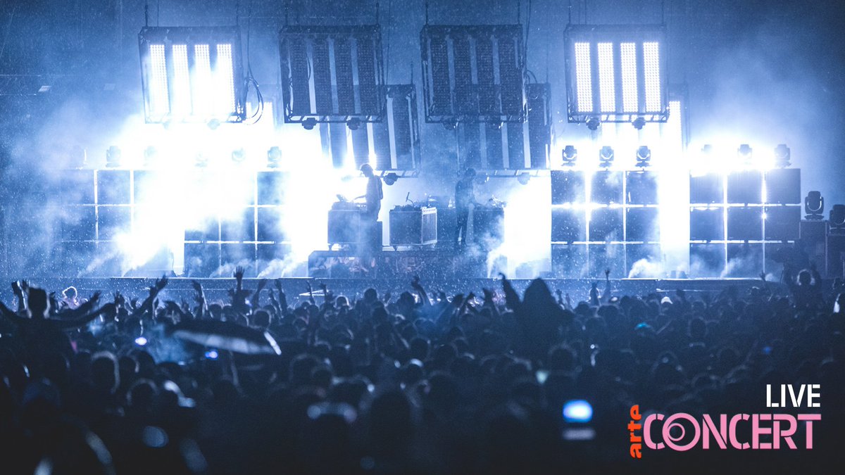 ARTEconcertFR's tweet image. #Live @JusticePourTous à l’@AccorH_Arena : LE concert du weekend commence MAINTENANT ! † bit.ly/JusticeParis