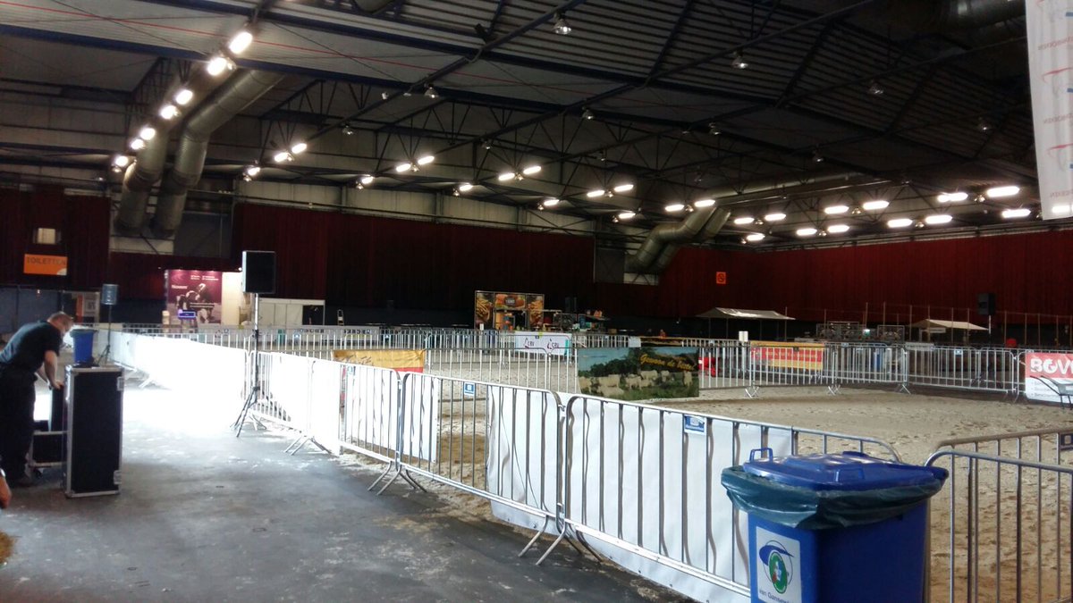 JosBolk's tweet photo. Netjes op schema voor #NVM2017 . Komt u ook morgen? https://t.co/YFTZg79kLM