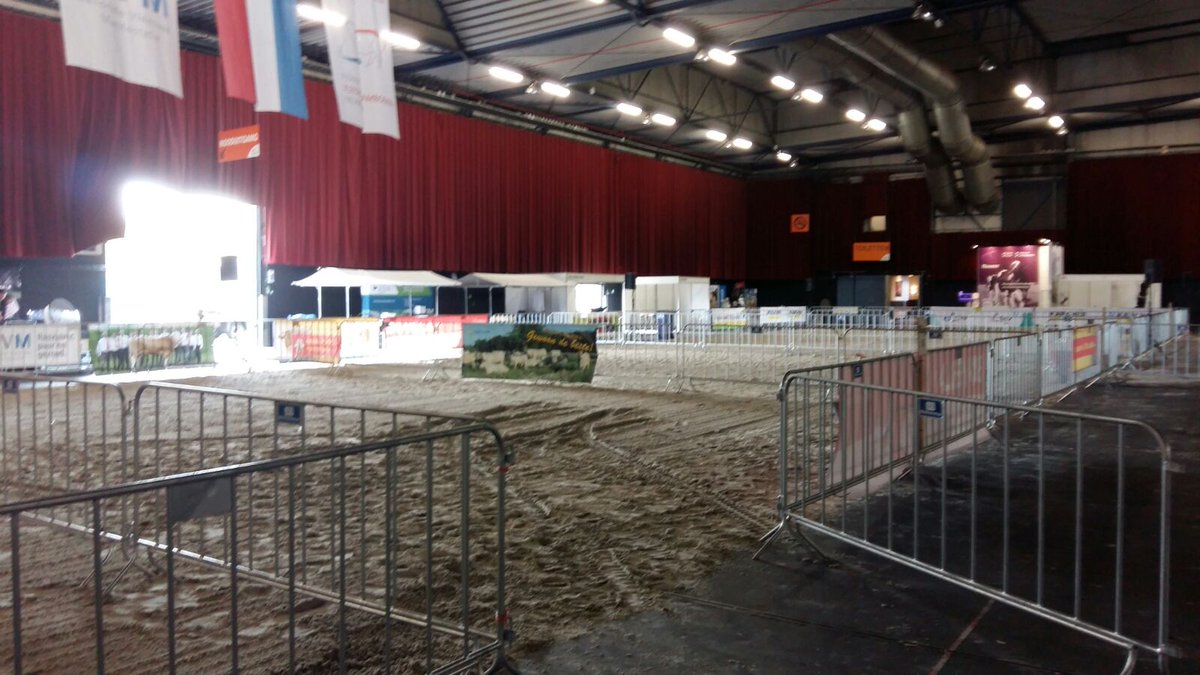 JosBolk's tweet photo. Netjes op schema voor #NVM2017 . Komt u ook morgen? https://t.co/YFTZg79kLM