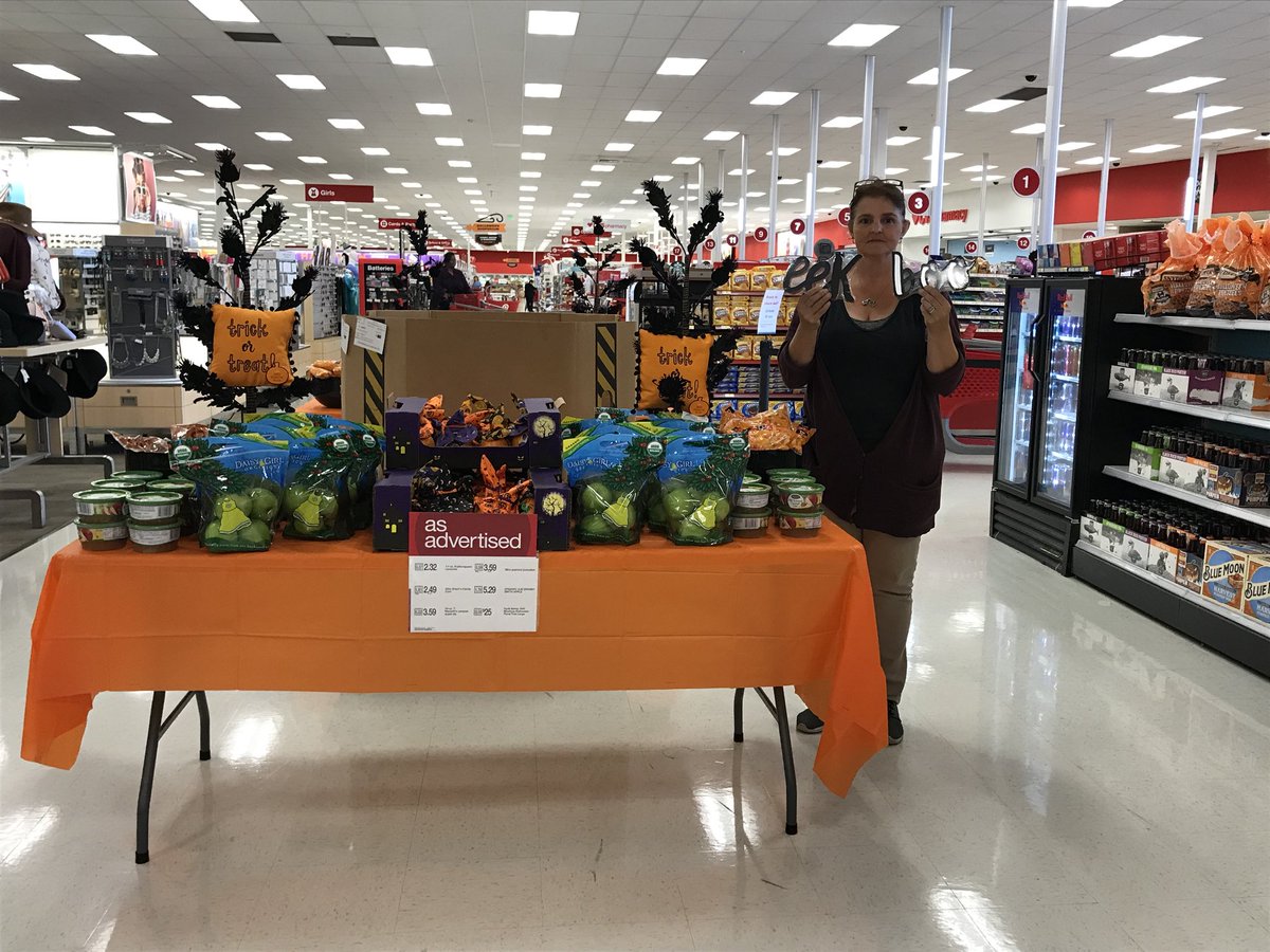 KCordivari's tweet photo. Fall fun here at Sayville #organic #candyapple #fall #t2847 #halloweenfun https://t.co/hUah1OR4zR