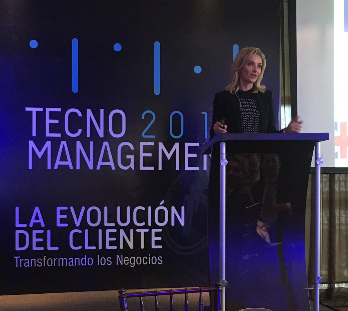 r_rhon's tweet photo. "La Evolución Tecnológica y su impacto en la Sociedad y Política " @tmmmty https://t.co/TsFMsSm4oE