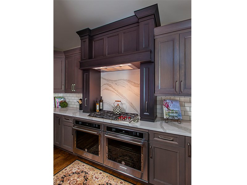 MJWhelan3's tweet photo. Loving this Kitchen Reno! #graykitchens #kitchendesign #Kitchenideas https://t.co/Oritw4AECa
