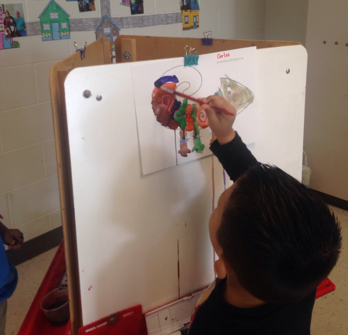 explorercitty's tweet photo. Working on our fine motor skills as we watercolor our mixed- up chameleons. Thank you @MrMcCueArt for the watercolors https://t.co/LAm1MFidoZ