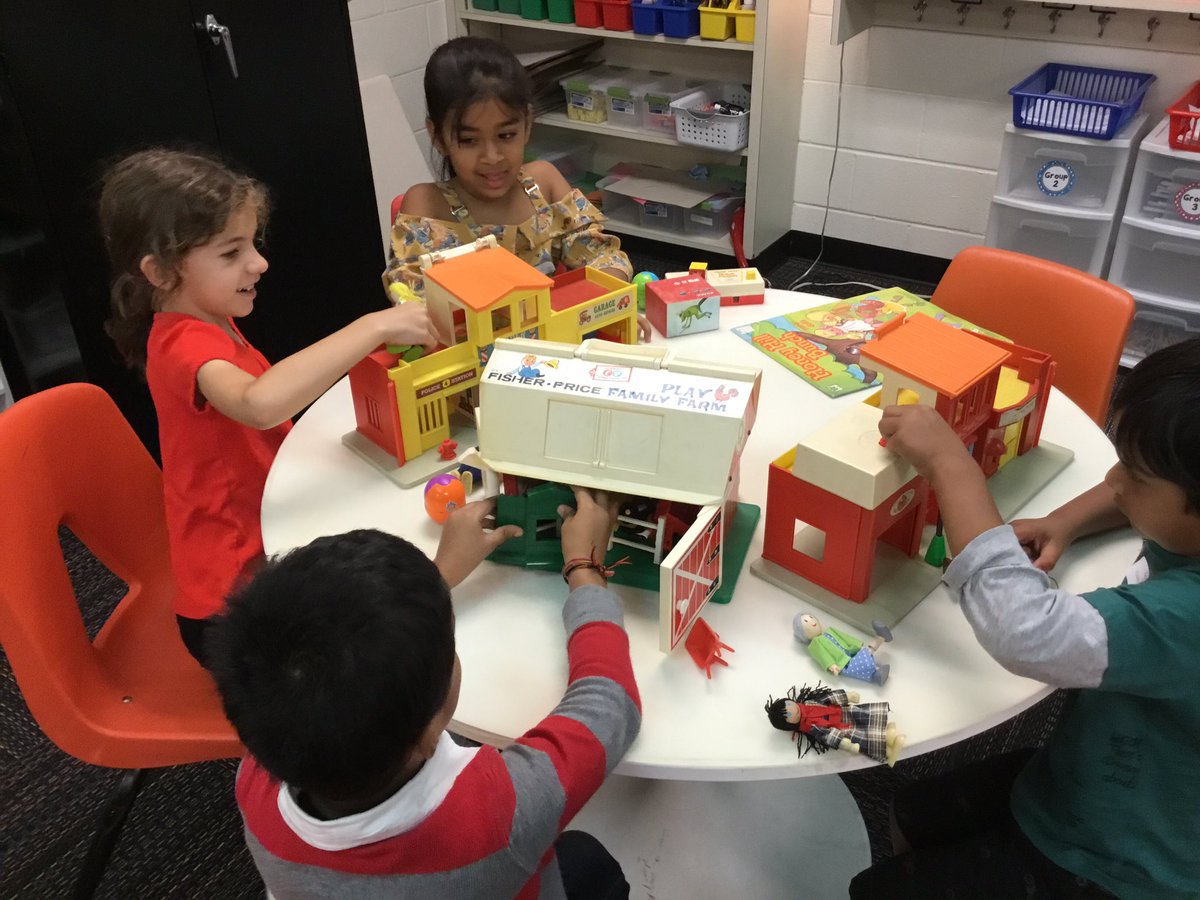 ZimnyTAGclass's tweet photo. #carawayacademy #thewonderfulworldoftoys https://t.co/oaeK2TlsAG