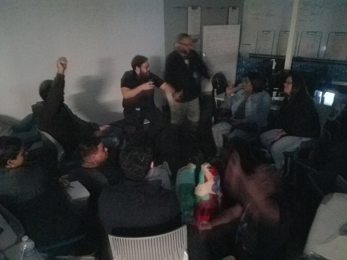 JorgeAlbino_PR's tweet photo. No power in the building but learning never stops. #TUProud #LifeAtATT #PuertoRicoSeLevanta #NewHireClass @Oso_crisp @NovaO @CowboyBart333 https://t.co/epNJrLrtut