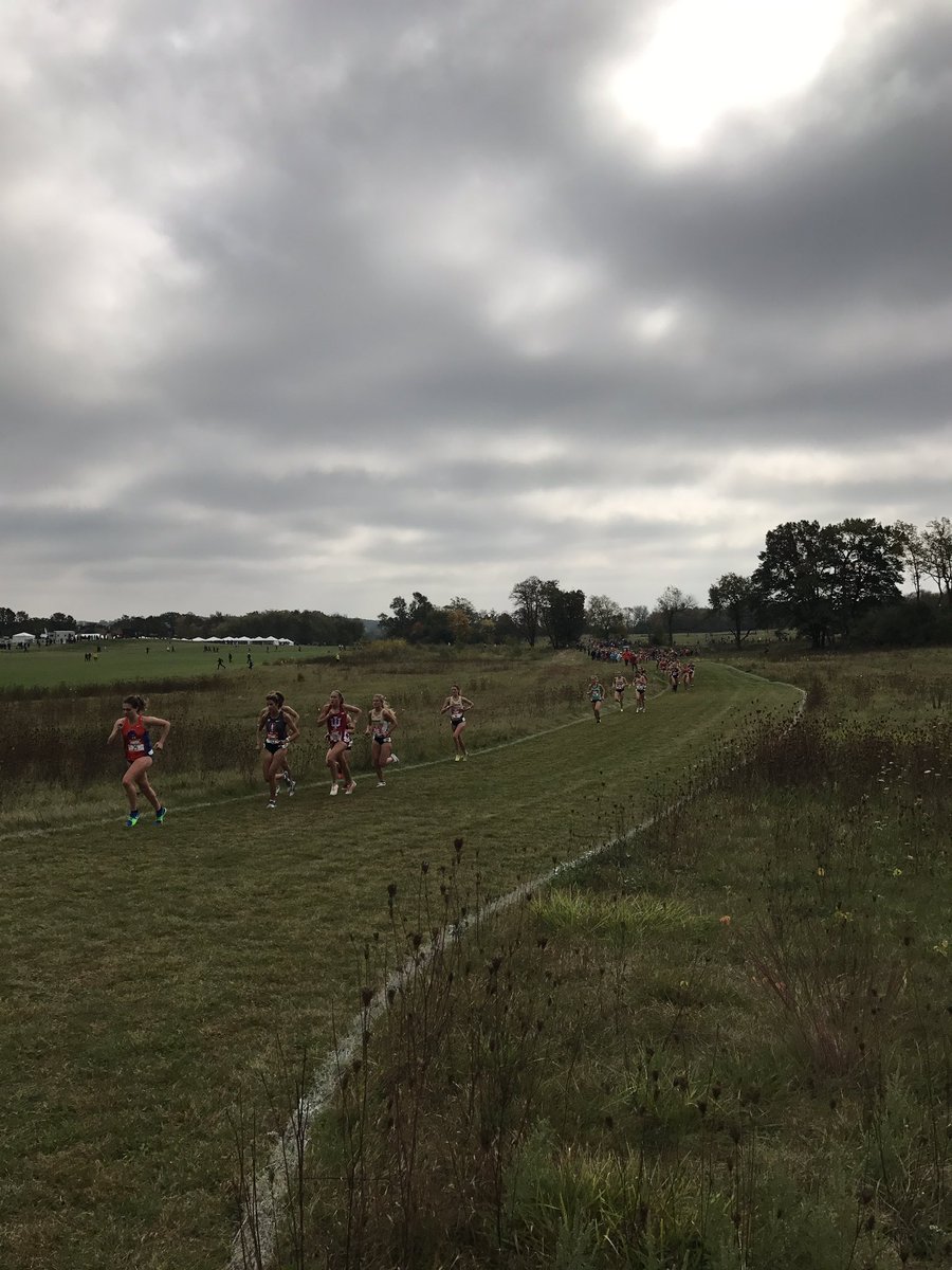 FloTrack's tweet photo. Running away with it! Chase pack now 60+ meters back. https://t.co/q1REQVYYlm