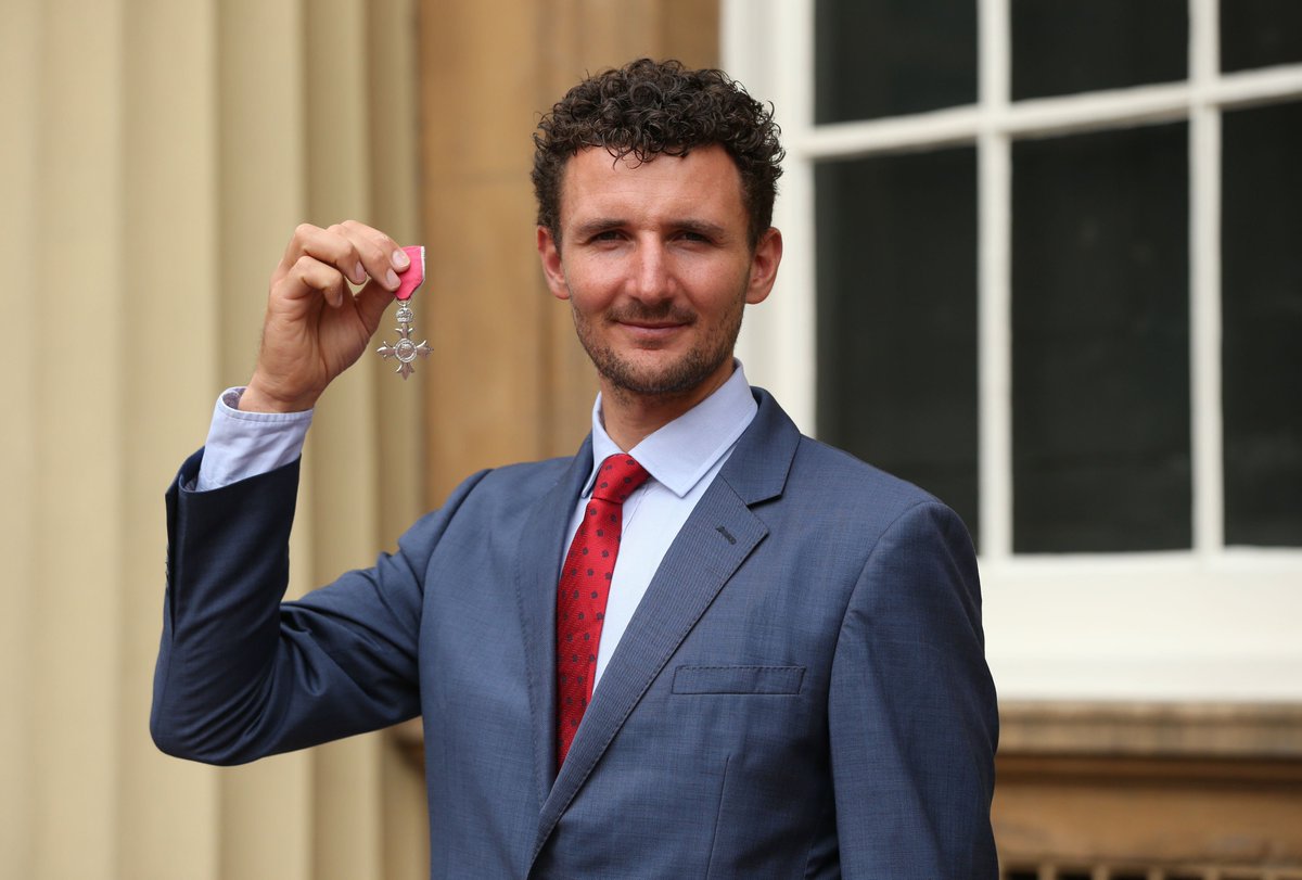 British Sailing Team (@britishsailing) on Twitter photo Congrats <a href="/GilesScott/">Giles Scott</a> on receiving your MBE today from The Queen! A proud day for the <a href="/Rio2016_en/">Crear una App</a> gold medallist, his family & for #Sailing Congrats <a href="/GilesScott/">Giles Scott</a> on receiving your MBE today from The Queen! A proud day for the <a href="/Rio2016_en/">Crear una App</a> gold medallist, his family & for #Sailing