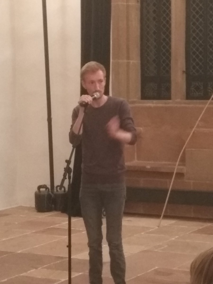Reformation_MR's tweet photo. Viel Bildungskritisches beim #Poetryslam im Fürstensaal der @Uni_MR. Die Publikumsjury wählte Jakob Kielgass zum Gewinner. #Bildungsereignis https://t.co/89BiUcVy75